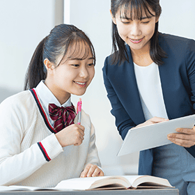 授業は社会人のプロ講師と1:1